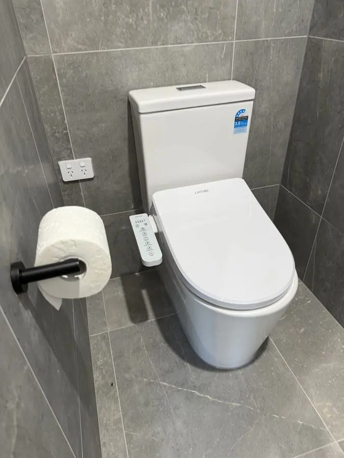 Toilet and connected bathroom plumbing, Mordialloc